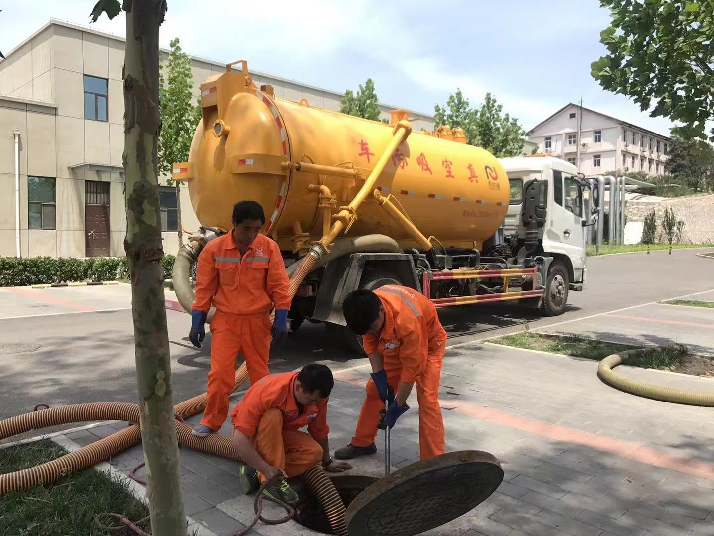樟树化粪池清理与5-8吨吸粪车施工效率分析
